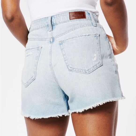 HOLLISTER CURVY ULTRA HIGH-RISE LIGHT WASH PATCHWORK VINTAGE‎ RELAXED MOM SHORT - Picture 4 of 7